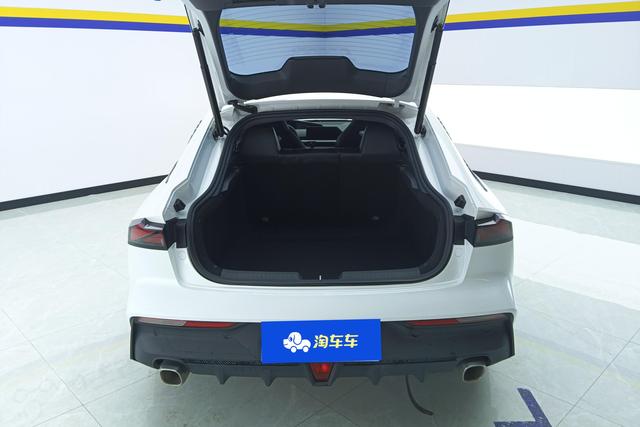 Changan UNI-V 2023 1.5 T — фото 17