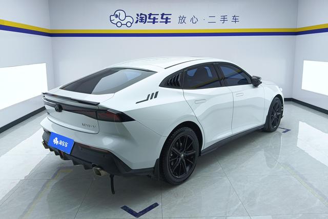 Changan UNI-V 2023 1.5 T — фото 3