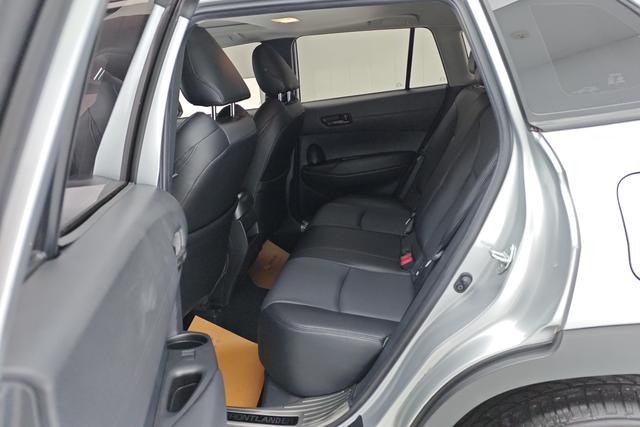 Toyota Frontlander 2023 2.0 L CVT — фото 16