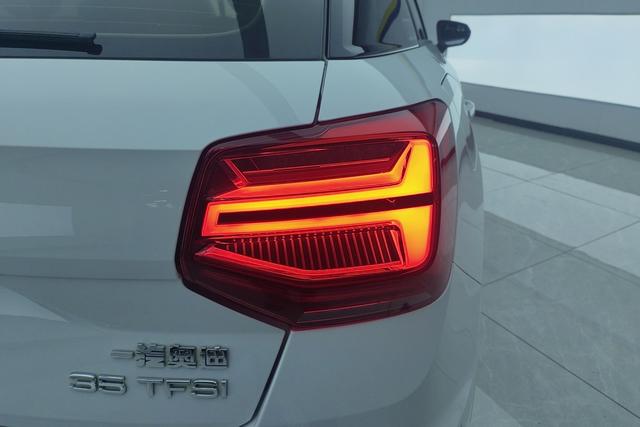 Audi Q2L 2022 35 TFSI — фото 6