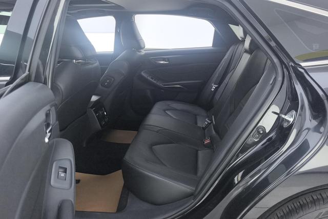 Toyota Avalon 2019 2.0 L XLE VI — фото 16