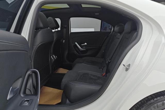 Mercedes-Benz A-Class 2022 A 200 L — фото 16