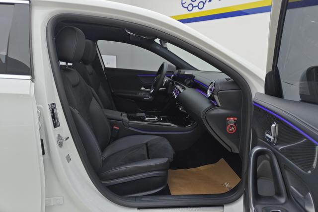 Mercedes-Benz A-Class 2022 A 200 L — фото 15