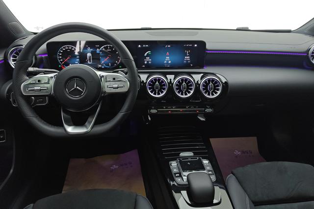 Mercedes-Benz A-Class 2022 A 200 L — фото 13