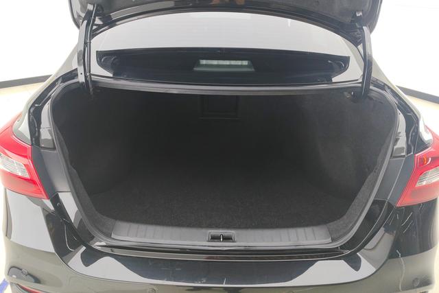 Nissan Sylphy 2022 1.6 XL CVT — фото 17