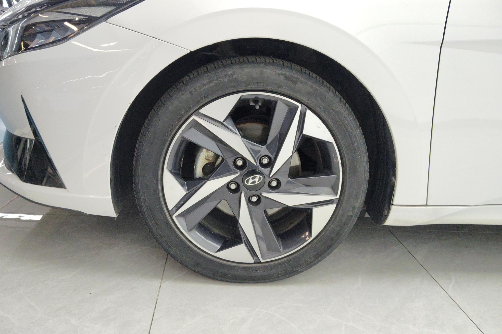Hyundai Elantra 2022 1.5L CVT LUX Luxury