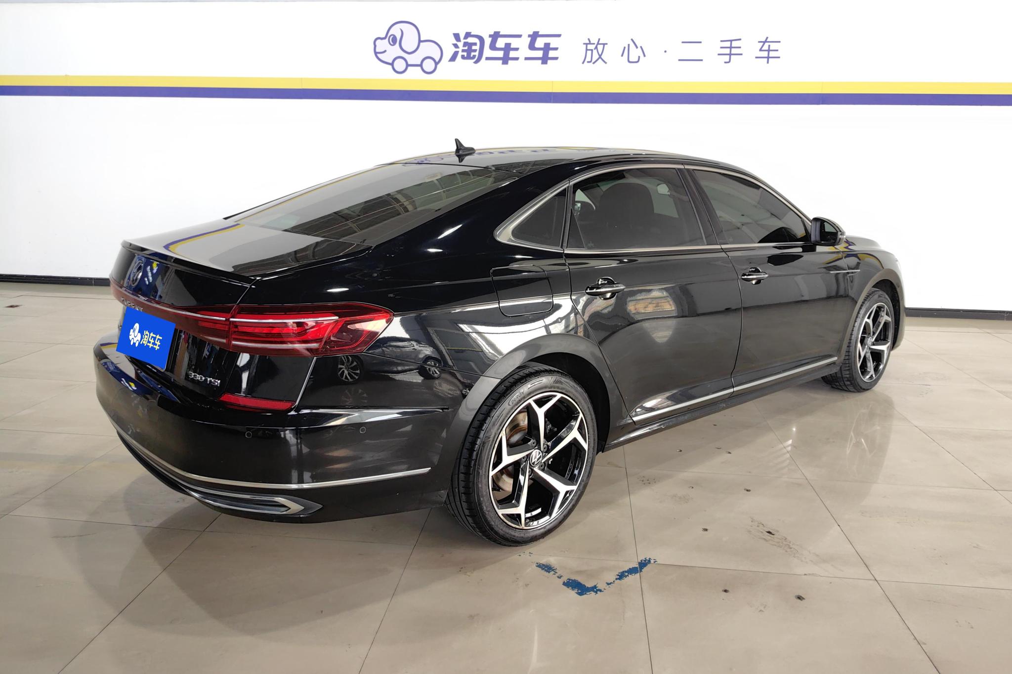Volkswagen Passat 2023 330TSI Luxury