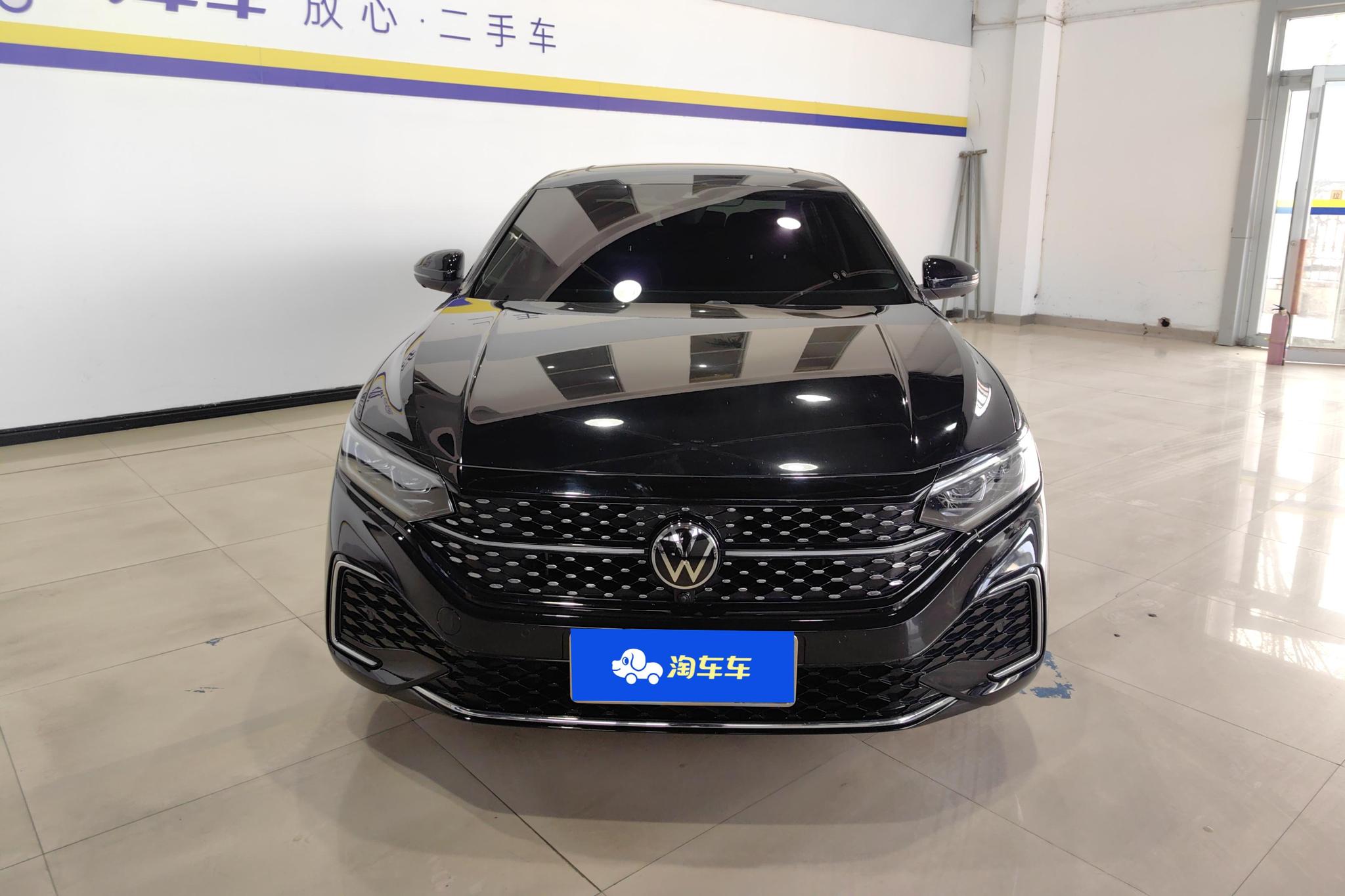 Volkswagen Passat 2023 330TSI Luxury