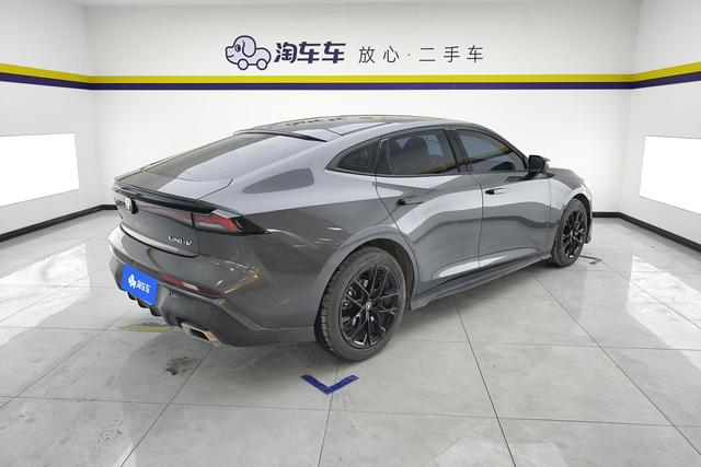 Changan UNI-V 2024 1.5 T Premium — фото 3
