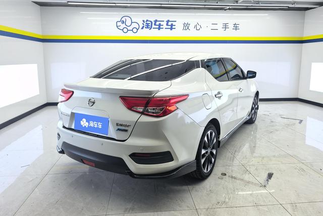 Nissan Bluebird 2020 1.6 L CVT VI — фото 3