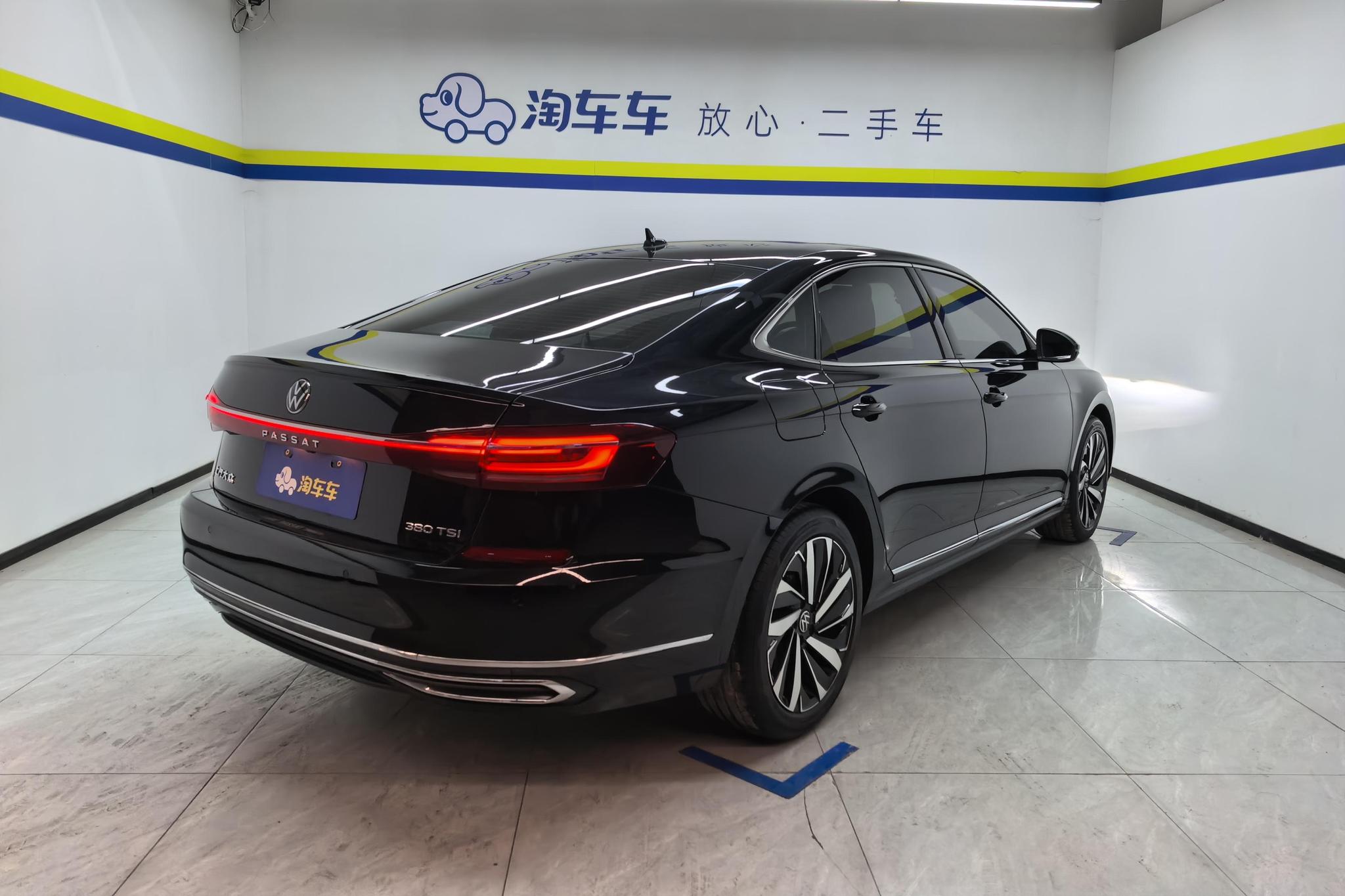 Volkswagen Passat 2024 380TSI Elite