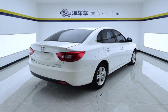 Bestune B30 2016 1.6 L MTLuxury — фото 3