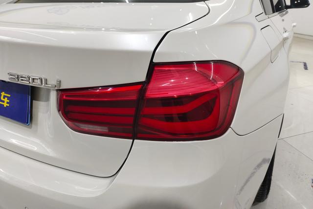 BMW 3 Series 2017 — фото 11