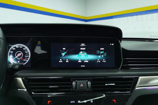 Red flag HS5 id 3840397 из Китая 8