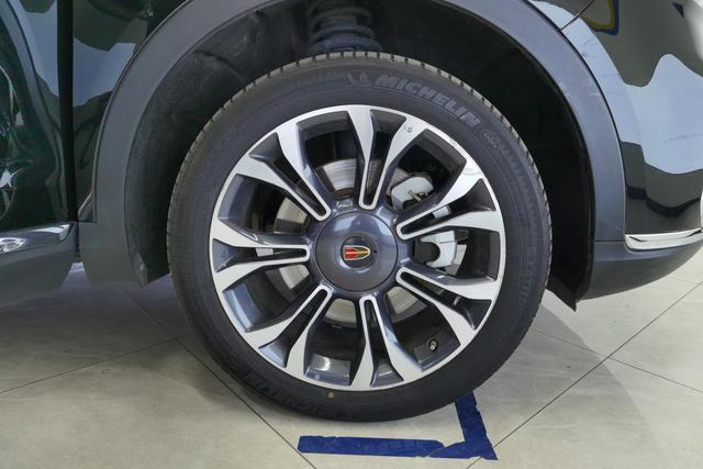 Red flag HS5 id 3840397 из Китая 14