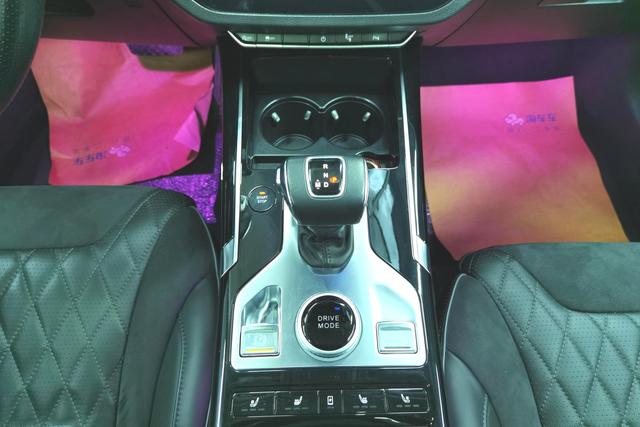 Red flag HS5 id 3840397 из Китая 16