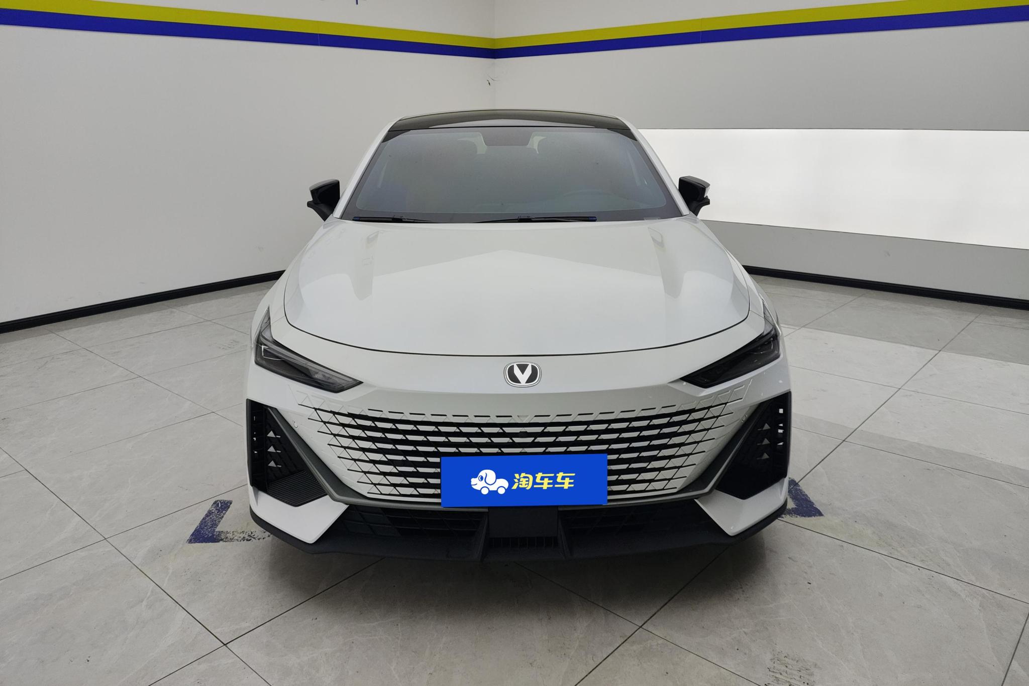 Changan UNI-V 2022 1.5T Luxury