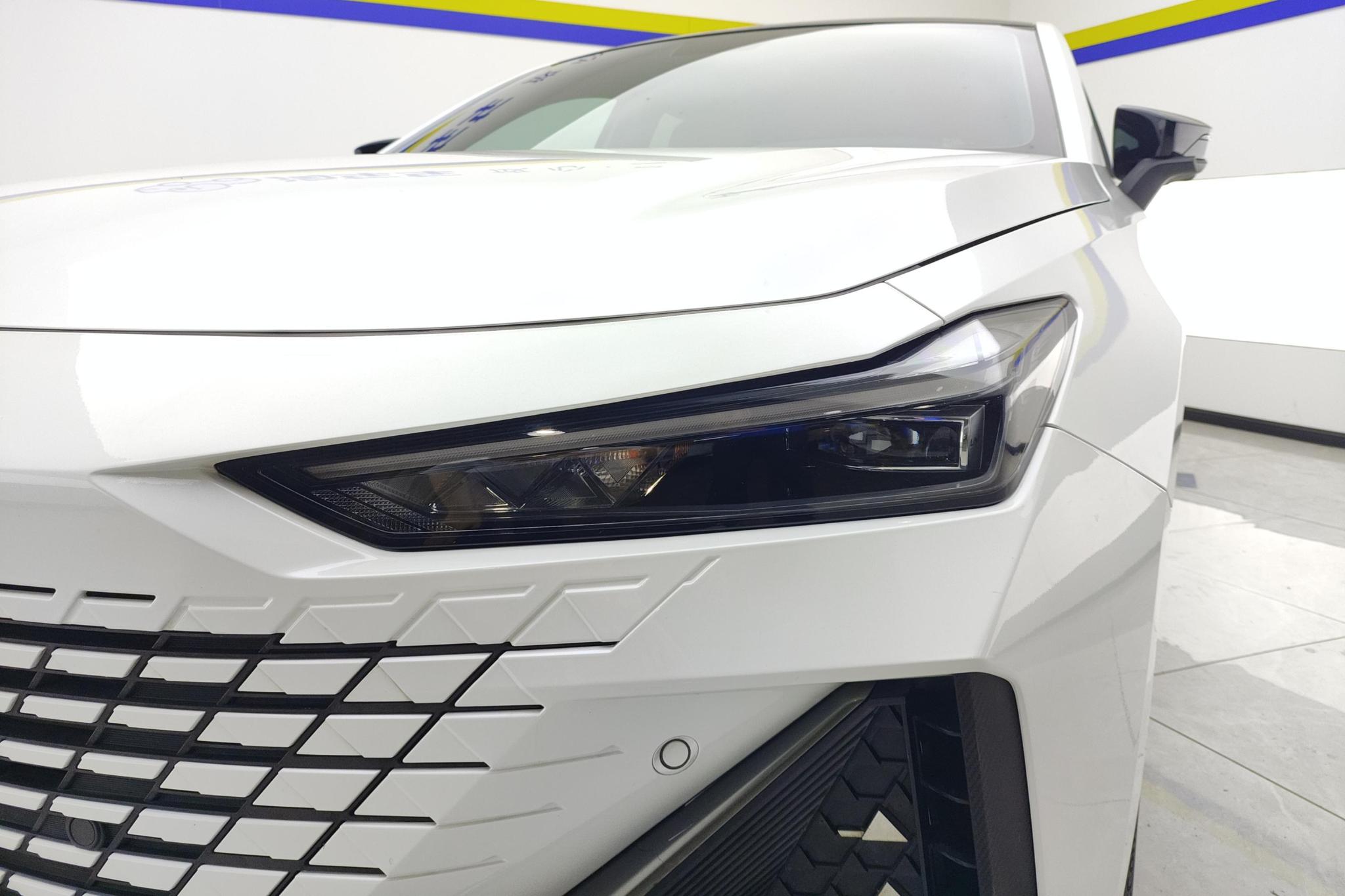 Changan UNI-V 2022 1.5T Luxury