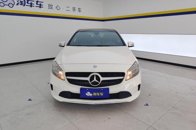 Mercedes-Benz A-Class 2016 A 180 — фото 2