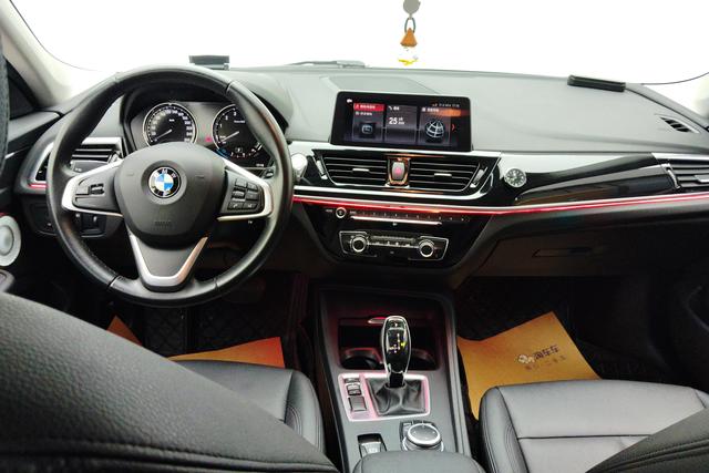 BMW 1 Series 2021 — фото 11