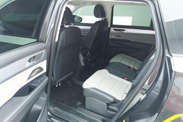 Volkswagen Tavendor 2023 330 TSI 2 WD — фото 15