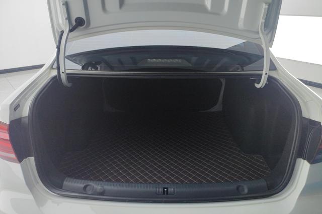 Volkswagen Lavida 2019 1.5 L AT VI — фото 17