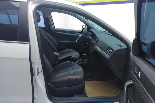 Volkswagen Lavida 2019 1.5 L AT VI — фото 11