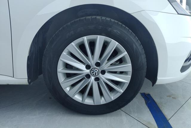 Volkswagen Lavida 2019 1.5 L AT VI — фото 4