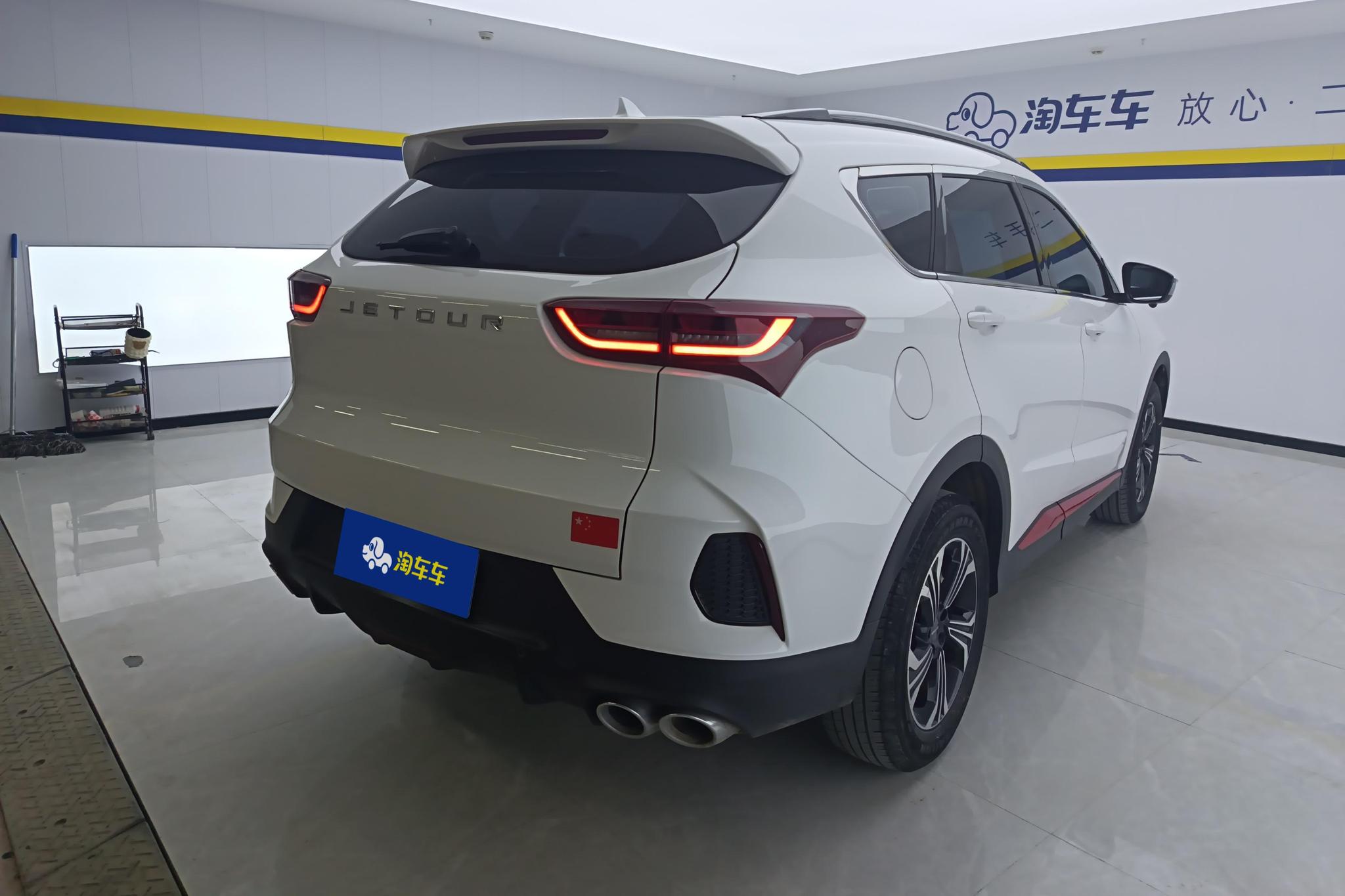 JETOUR X70 2023 1.5T DCT PRO 5 мест
