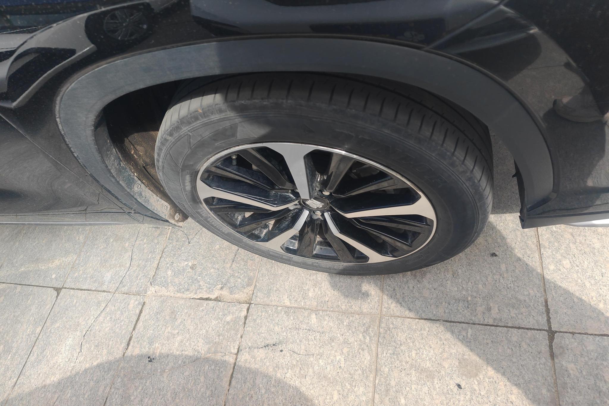 Toyota Crown Kluger 2023 2.5L E-CVT Luxury