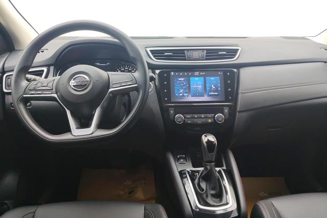 Nissan Qashqai 2022 2.0 L XV — фото 11