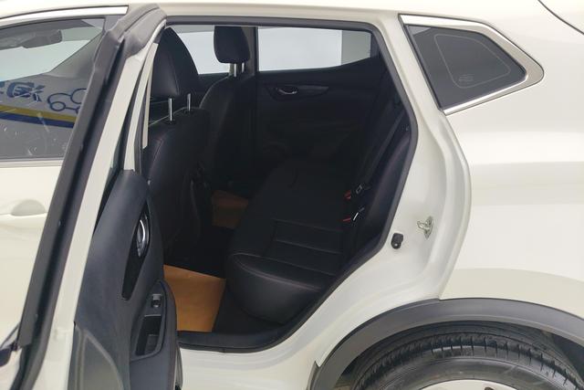 Nissan Qashqai 2022 2.0 L XV — фото 15