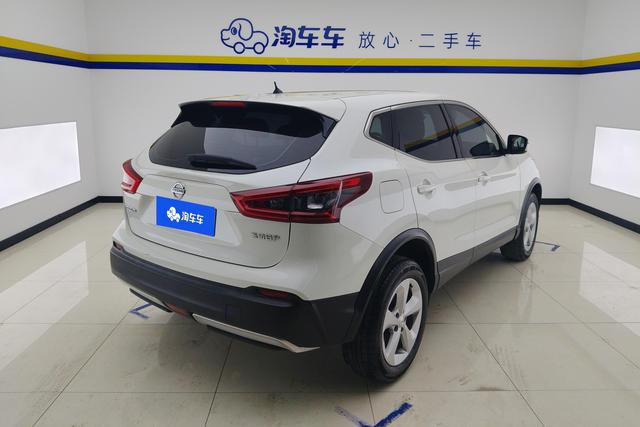 Nissan Qashqai 2022 2.0 L XV — фото 3