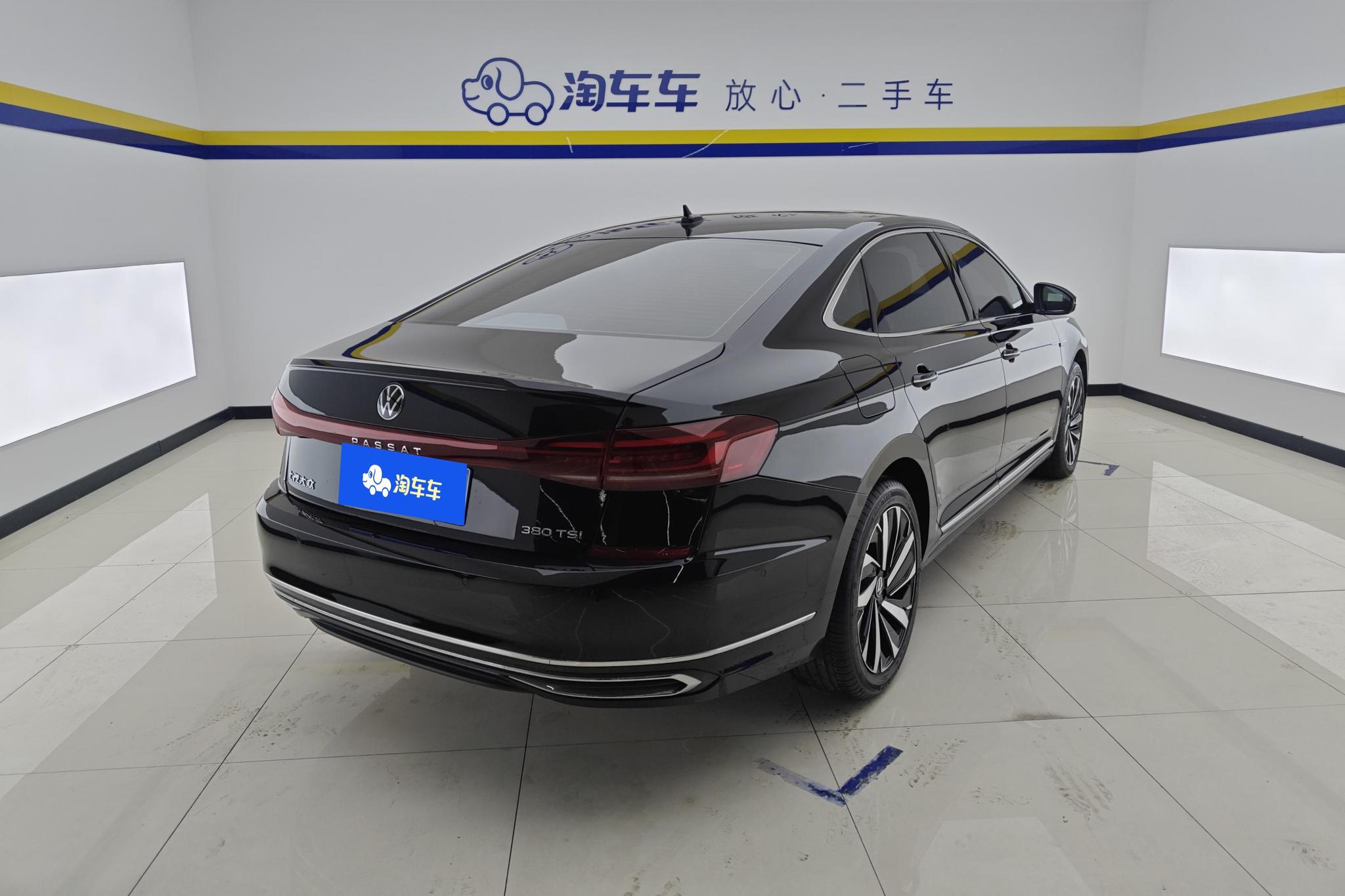 Volkswagen Passat 2024 380TSI Luxury