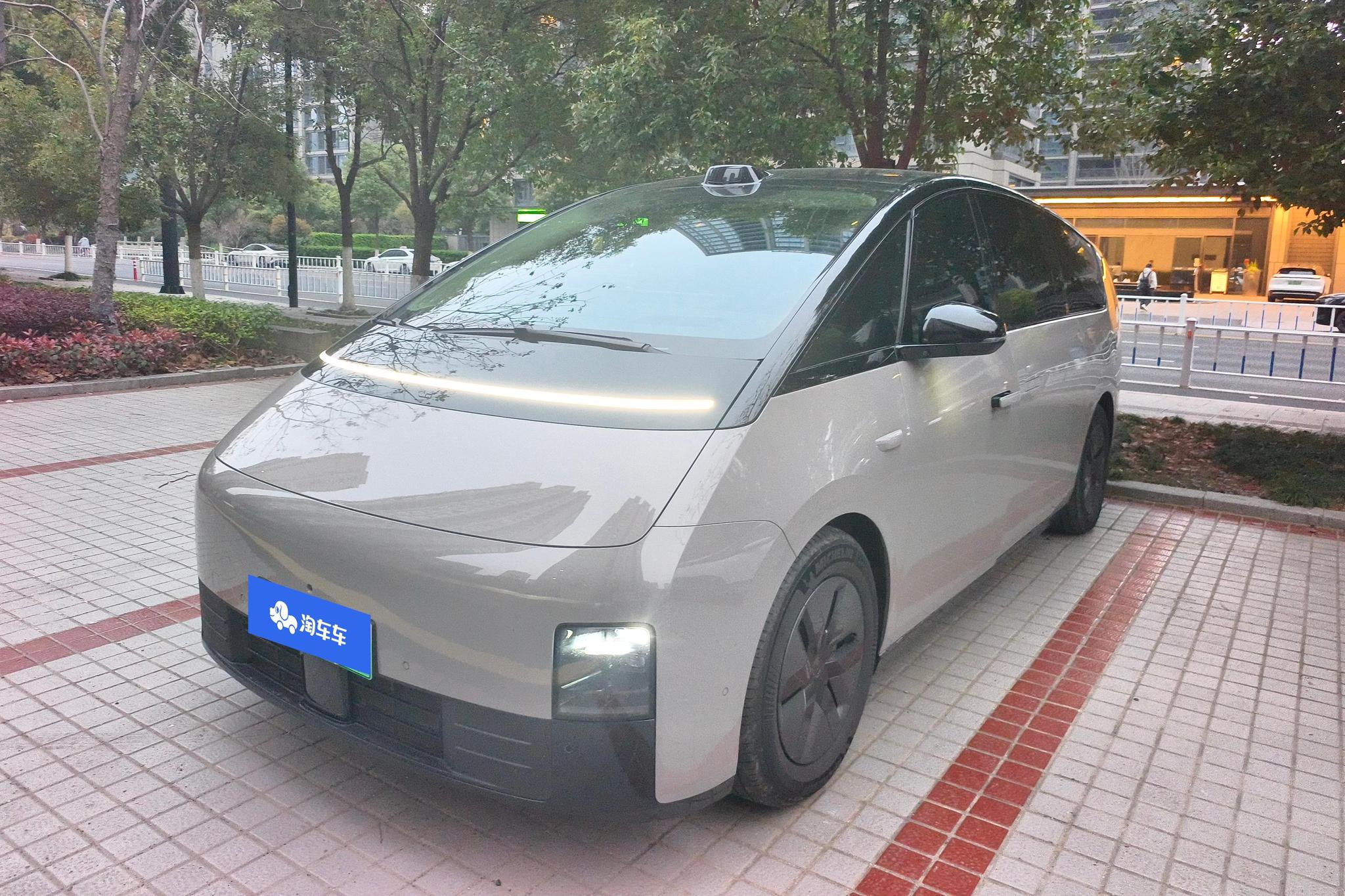 Li Auto MEGA