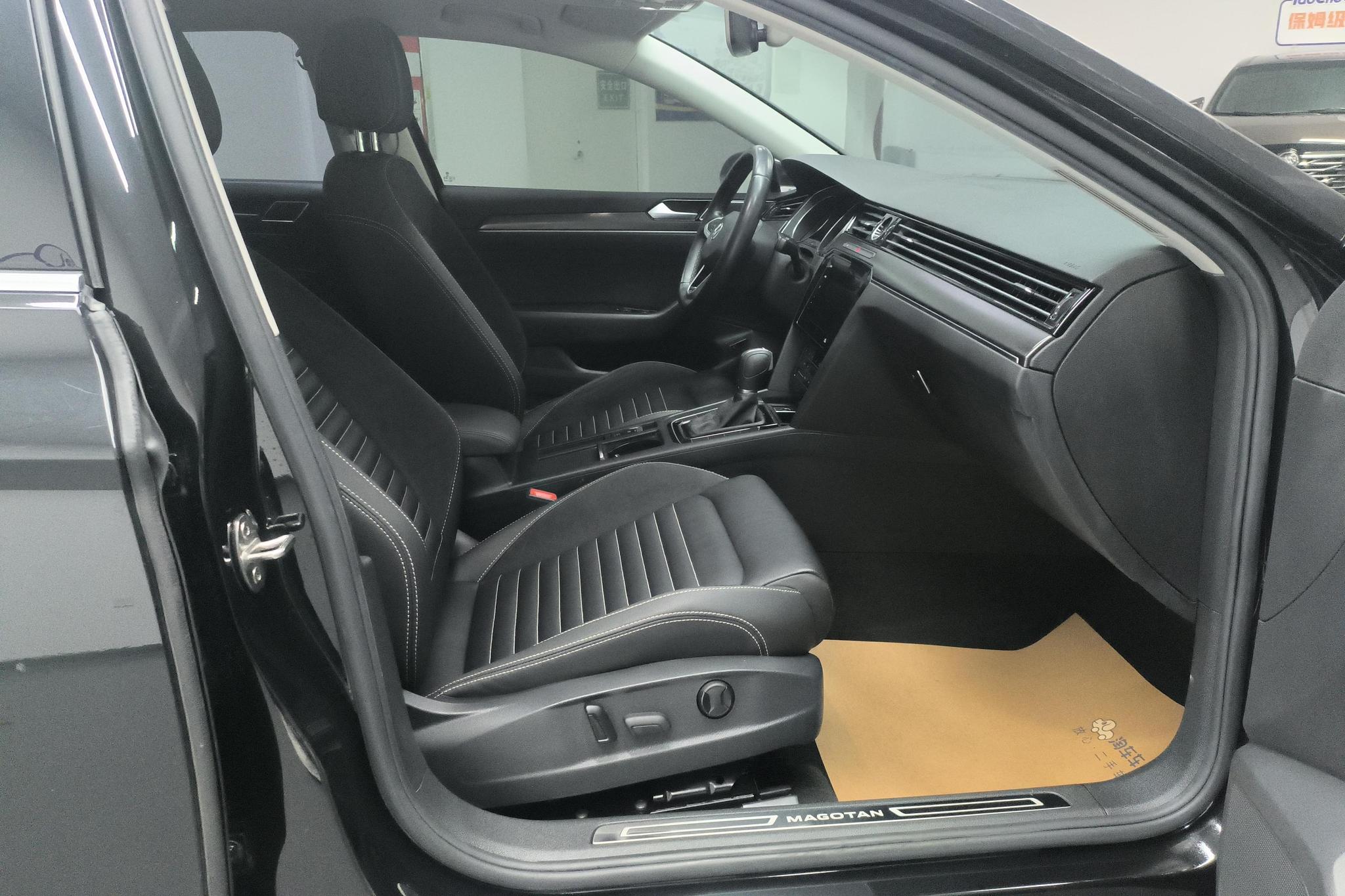 Volkswagen Magotan 2020 330TSI DSG Lead