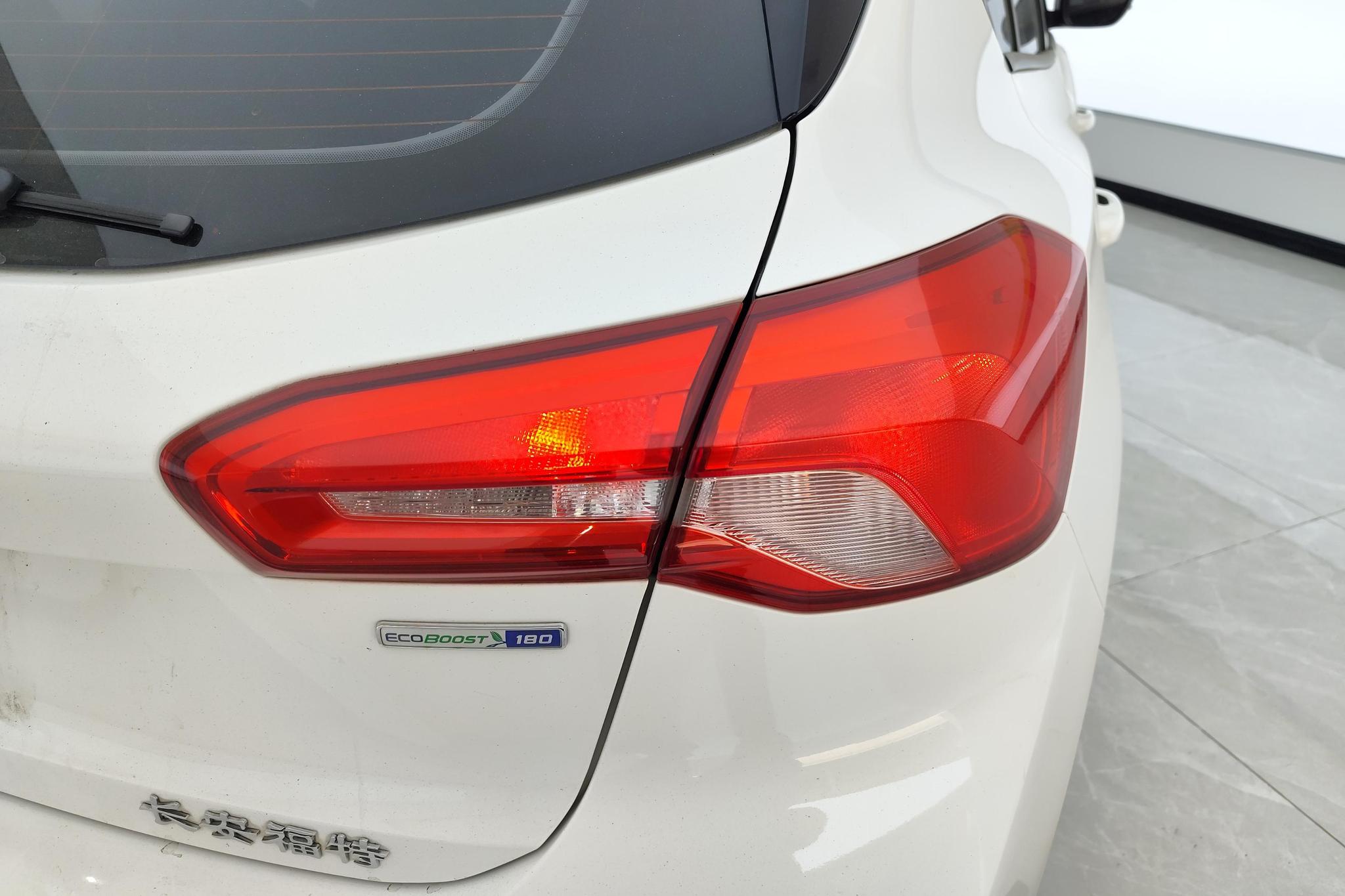 Ford Focus 2020 EcoBoost 180 AT