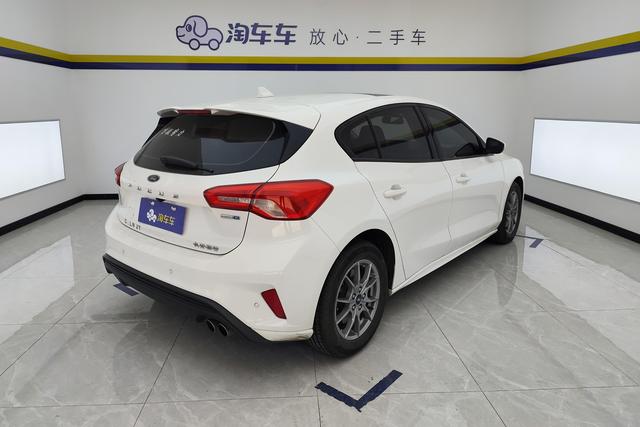 Ford Focus 2020 Eco Boost 180 AT — фото 3