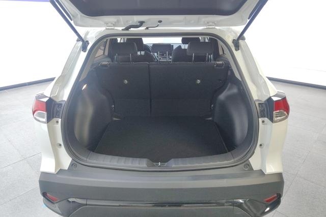 Toyota Frontlander 2023 2.0 L CVT — фото 17