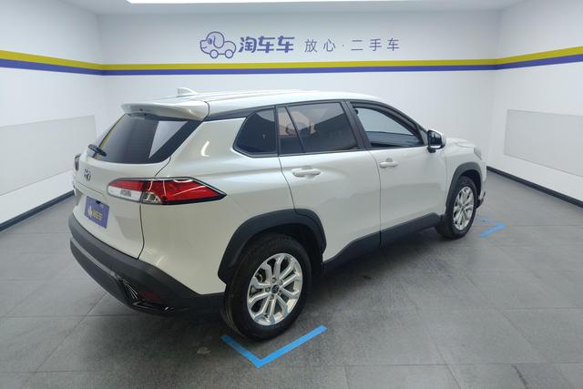 Toyota Frontlander 2023 2.0 L CVT — фото 3