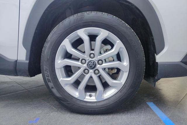 Toyota Frontlander 2023 2.0 L CVT — фото 4