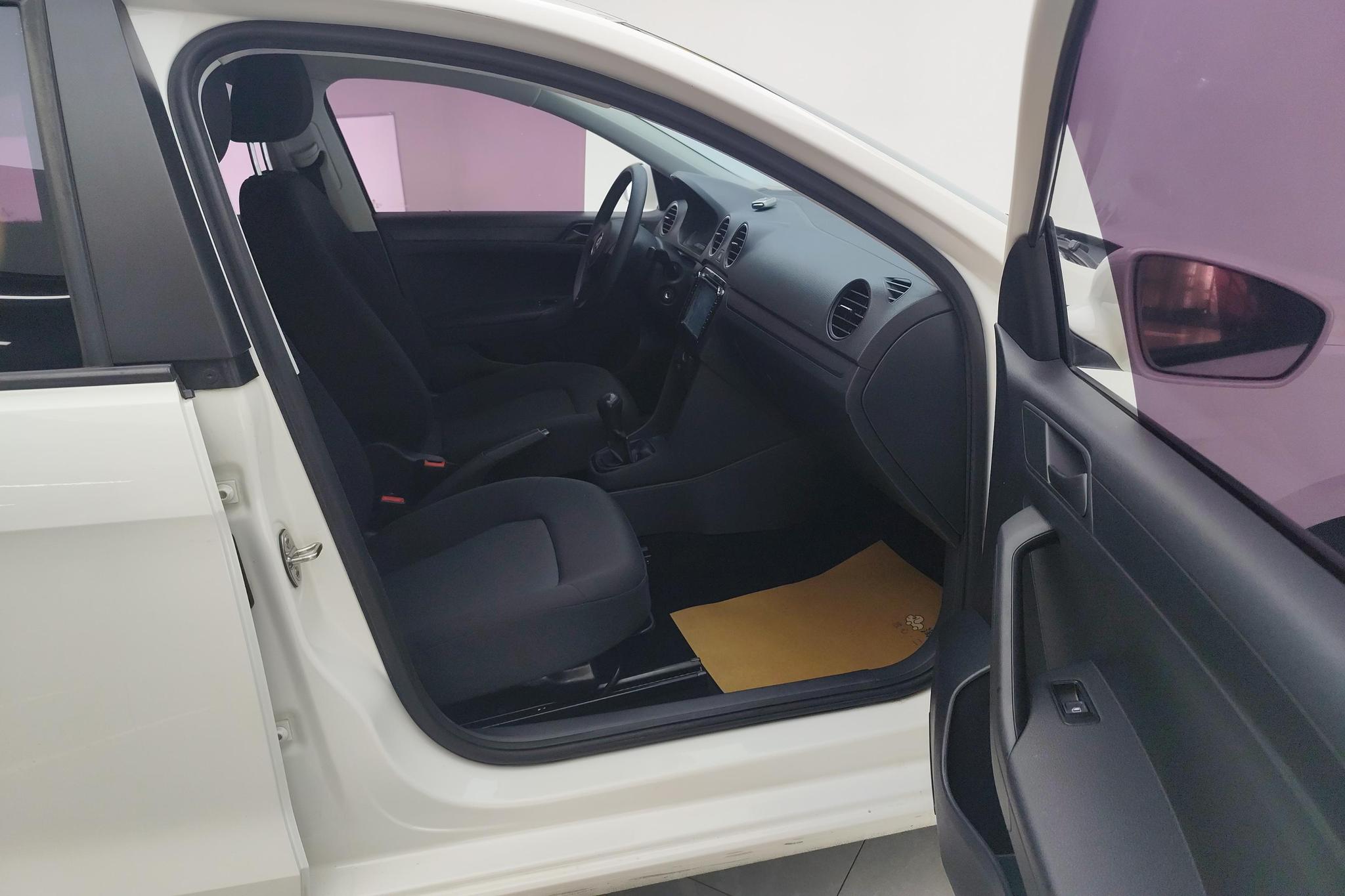 Volkswagen Jetta 2015 1.6L MT Fashion