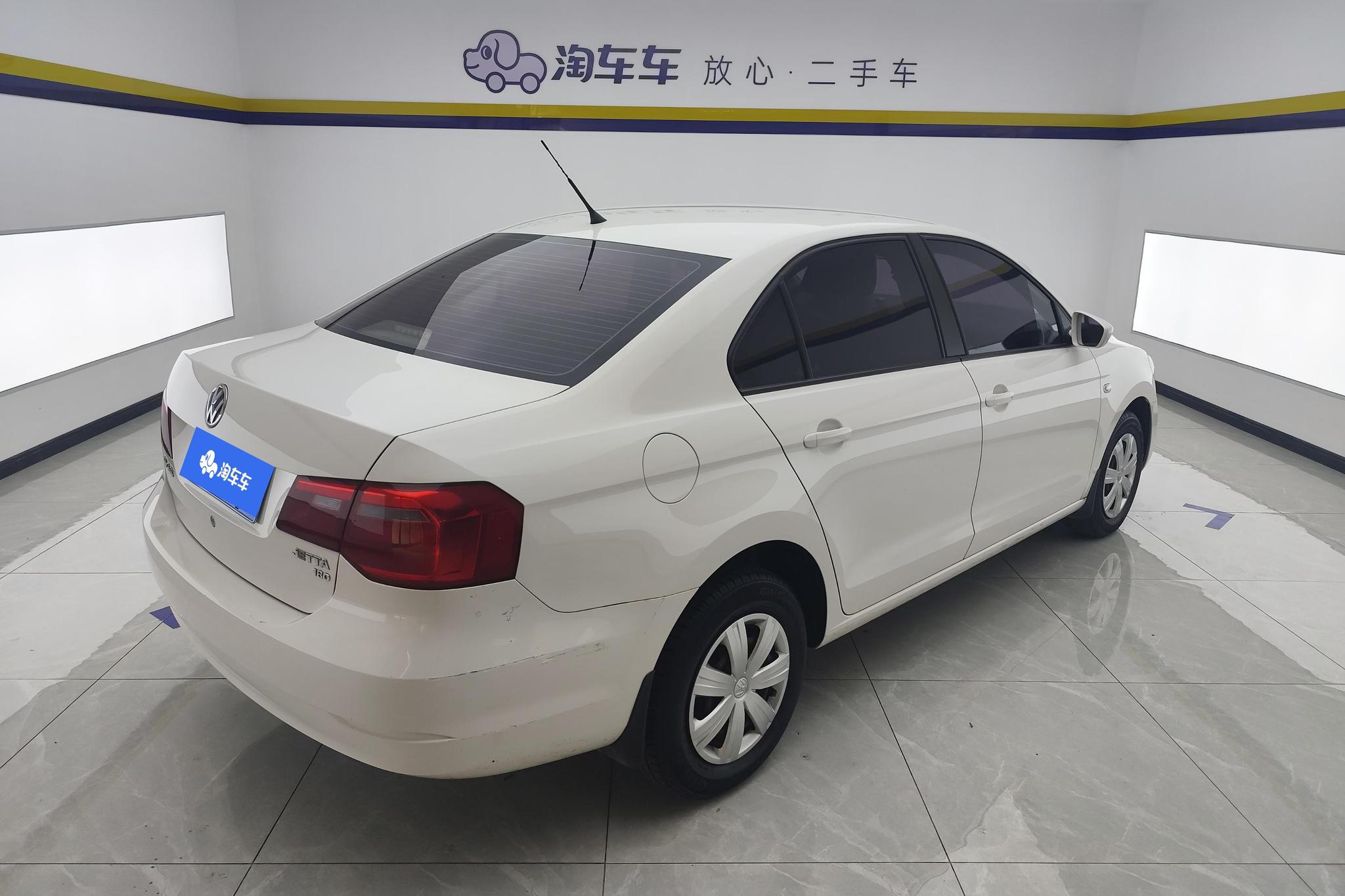 Volkswagen Jetta 2015 1.6L MT Fashion