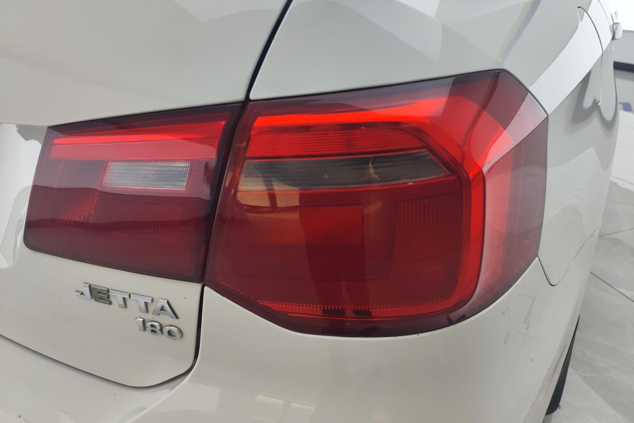 Volkswagen Jetta 2015 1.6L MT Fashion
