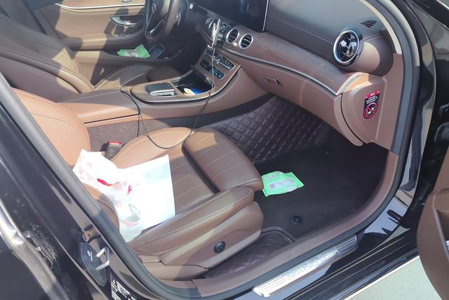 Mercedes-Benz E-Class 2022 E 300 L Luxury — фото 9