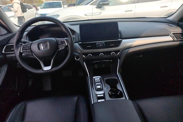 Honda Accord 2022 ·Hybrid 2.0 L — фото 12