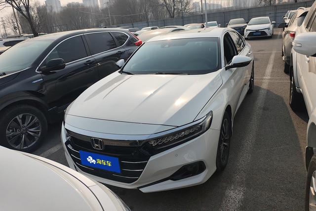 Honda Accord 2022 ·Hybrid 2.0 L — фото 4