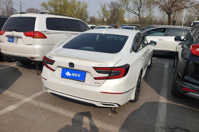 Honda Accord 2022 ·Hybrid 2.0 L — фото 2