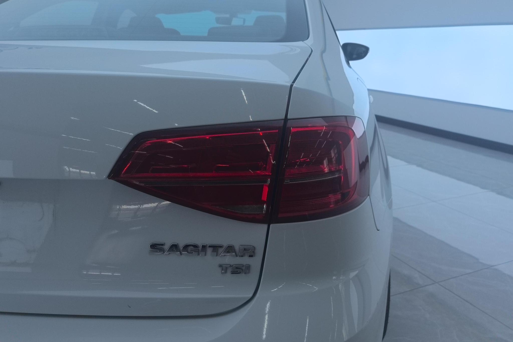 Volkswagen Sagitar 2017 180TSI AT Premium