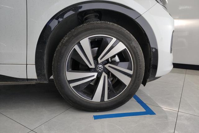 Volkswagen Tavendor 2023 380 TSI 4 WDR-Line — фото 9